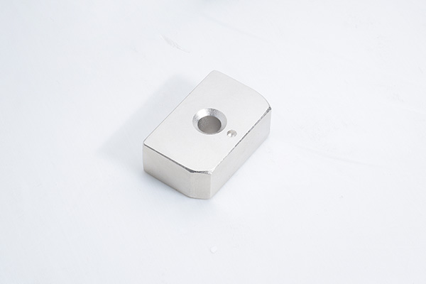 Watt type heterotypic magnet